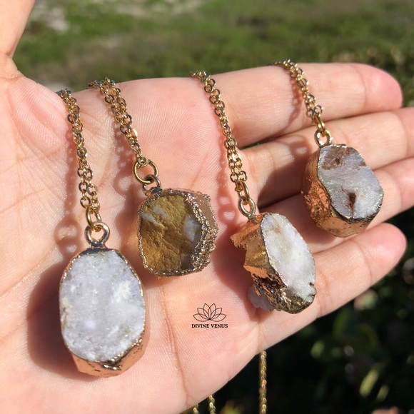Druzy Agate, Whitesmoke, Natural, Gold Plated - Picture 8 of 11
